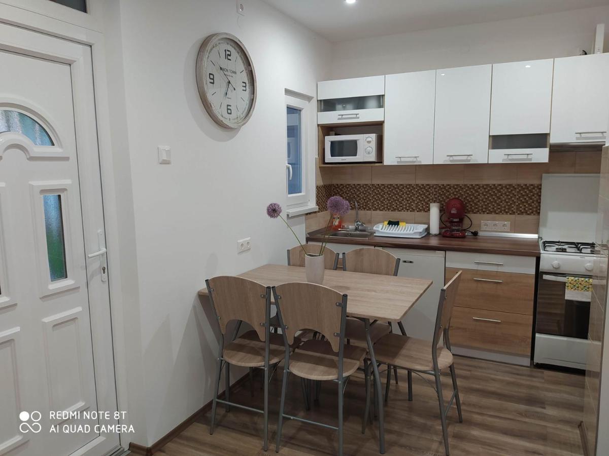 Evelyn Apartman Hajdúszoboszló المظهر الخارجي الصورة